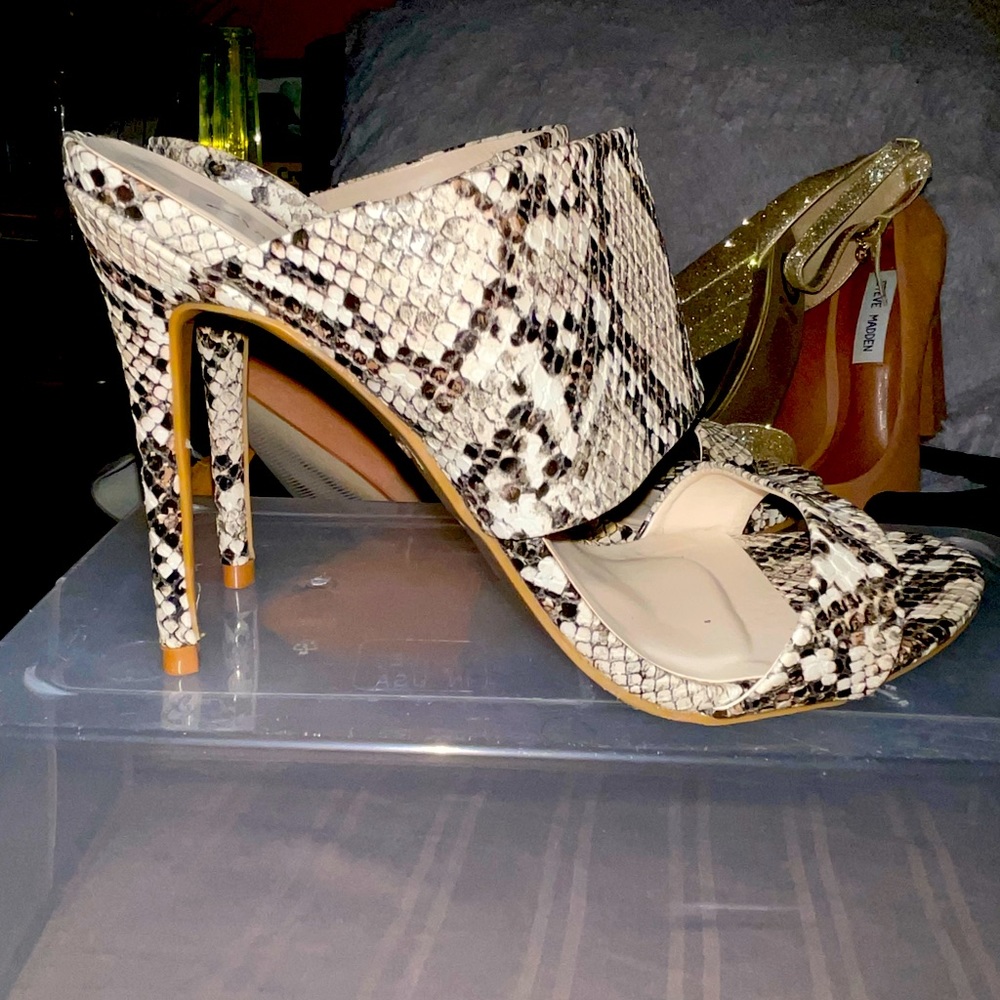 Anne Michelle snake skin mule/heels size 7.5